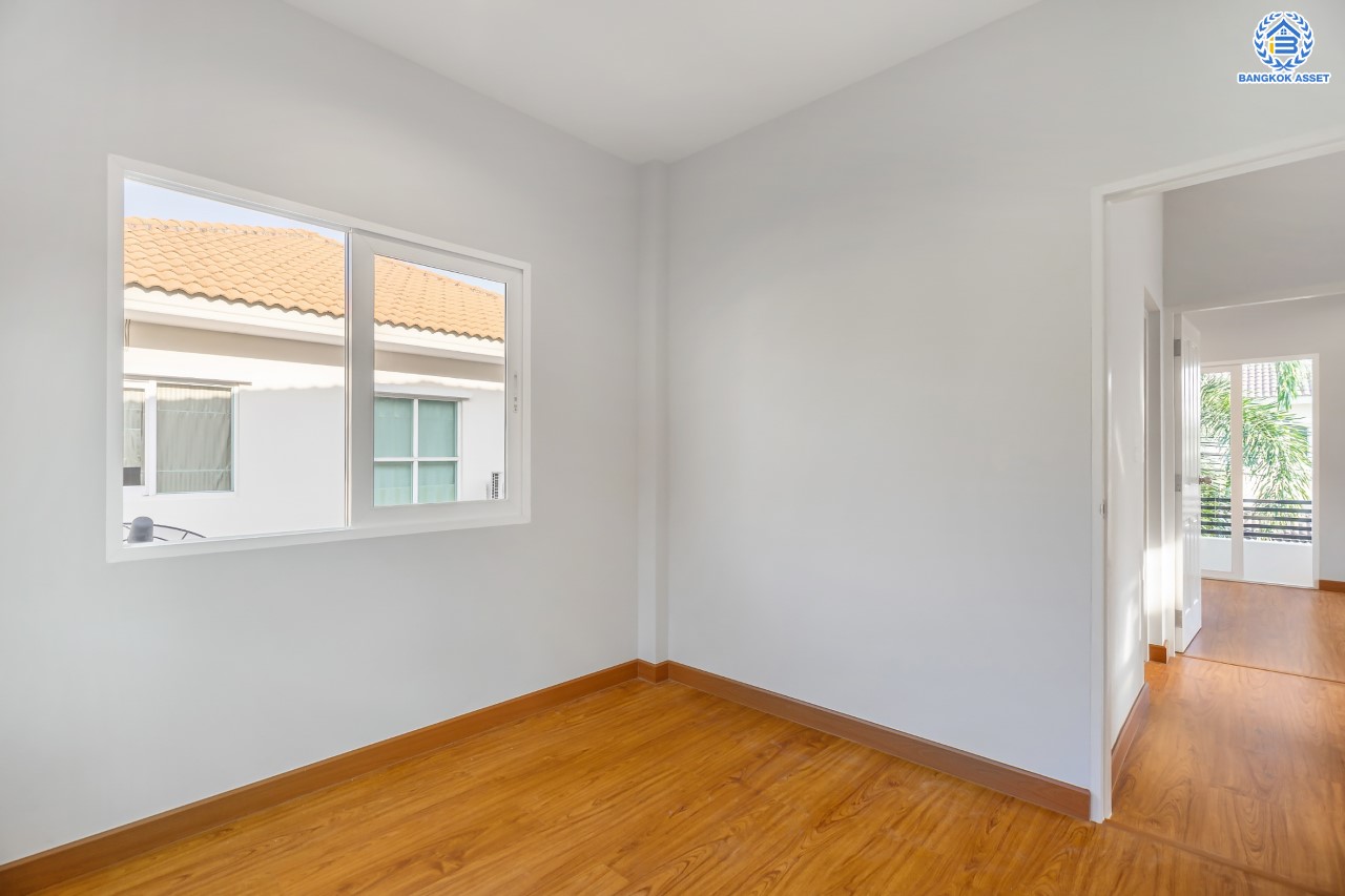 บ้านมือสองตกแต่งใหม่ คุณภาพแบรนด์ Q.House ม.คาซ่าวิลล์ ราชพฤกษ์-แจ้งวัฒนะ เนื้อที่ 50.6 ตร.ว. ฟังก์ชัน 3 ห้องนอน 2 ห้องน้ำ จอดรถได้ 2 คัน ทำเลศักยภาพ ติดถนนราชพฤกษ์ ใกล้ทางด่วนแจ้งวัฒนะ และเซ็นทรัลแจ้งวัฒนะ